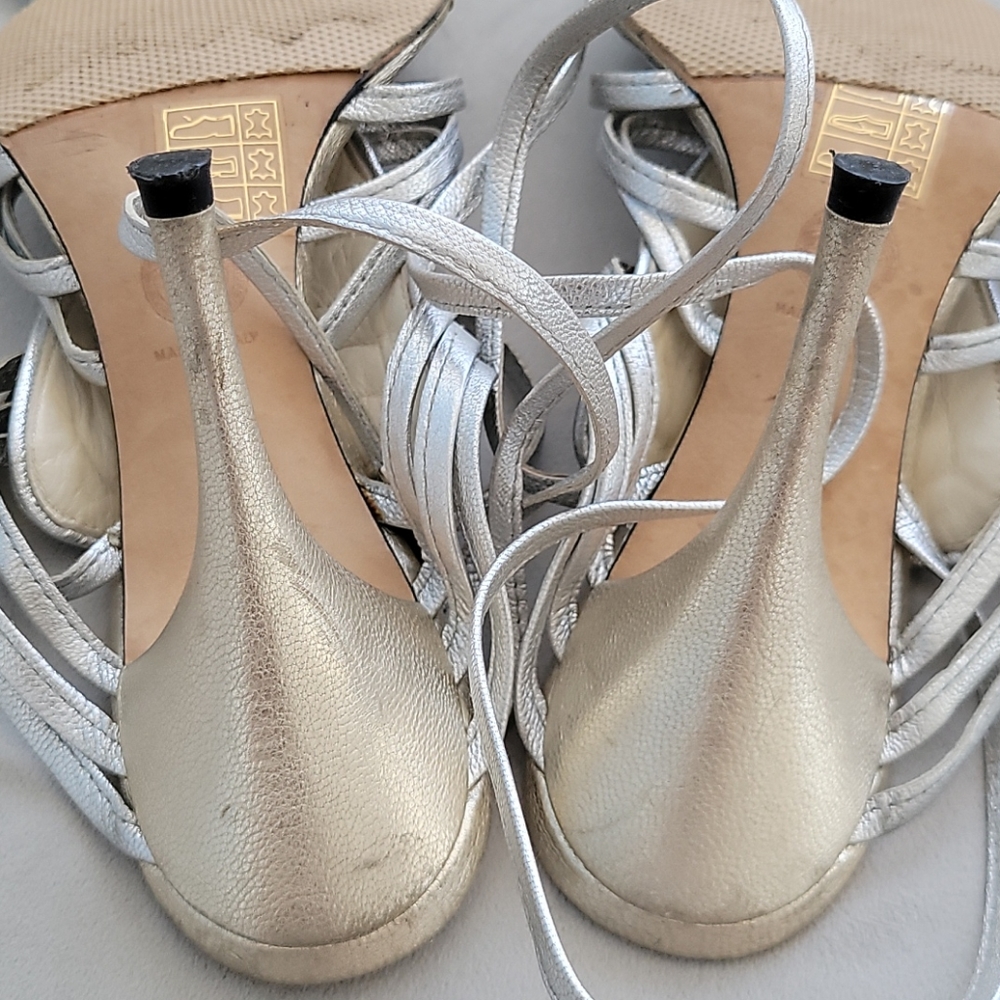 VERSCE Heels - Picture 8 of 9